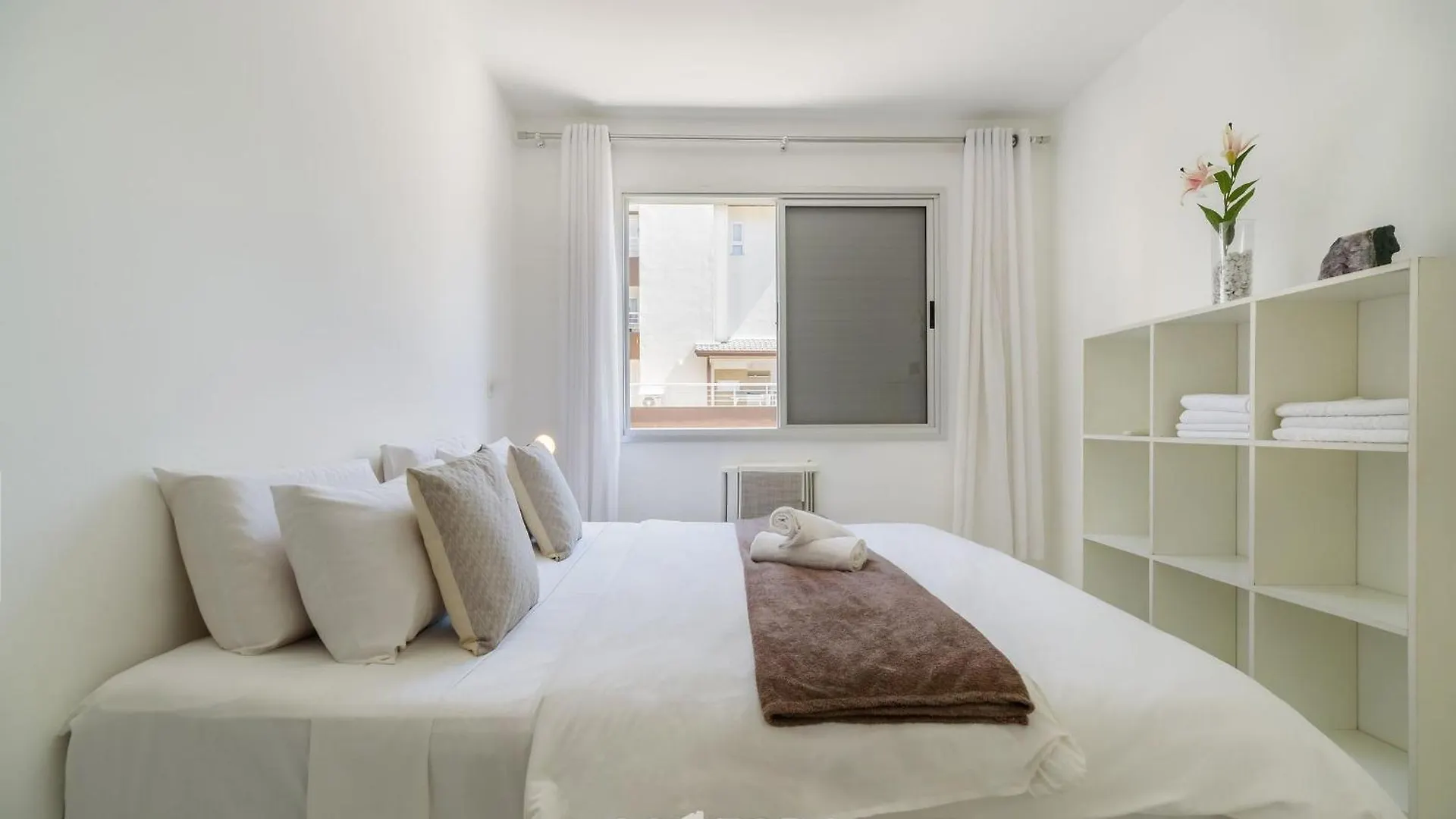 Apto no Open Shopping Jurerê internacional SBS106 Apartamento Florianópolis 0*,  Brasil